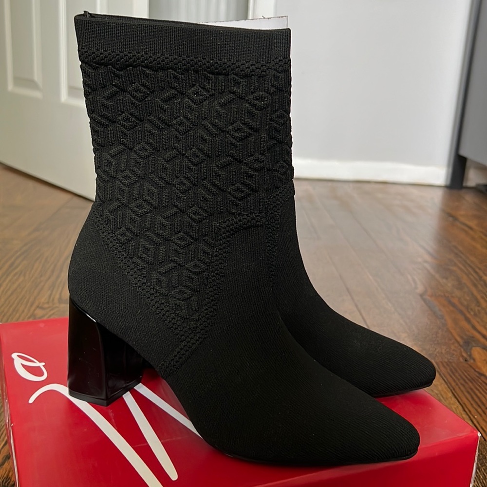 Vikky black pull on boot with memory foam